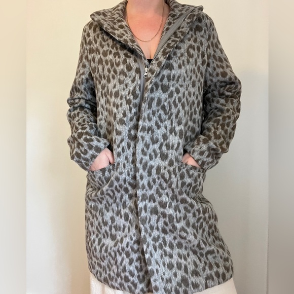 Old Navy Leopard Coat - Picture 4 of 5